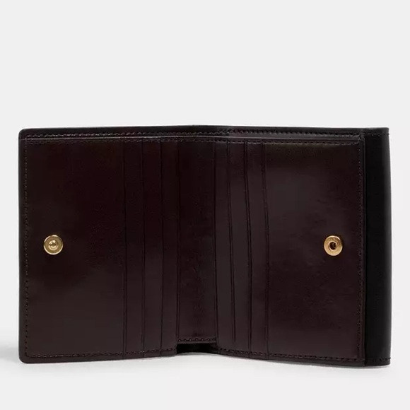 Coach New Small Wallet In Signature Canvas - Picture 10 of 10